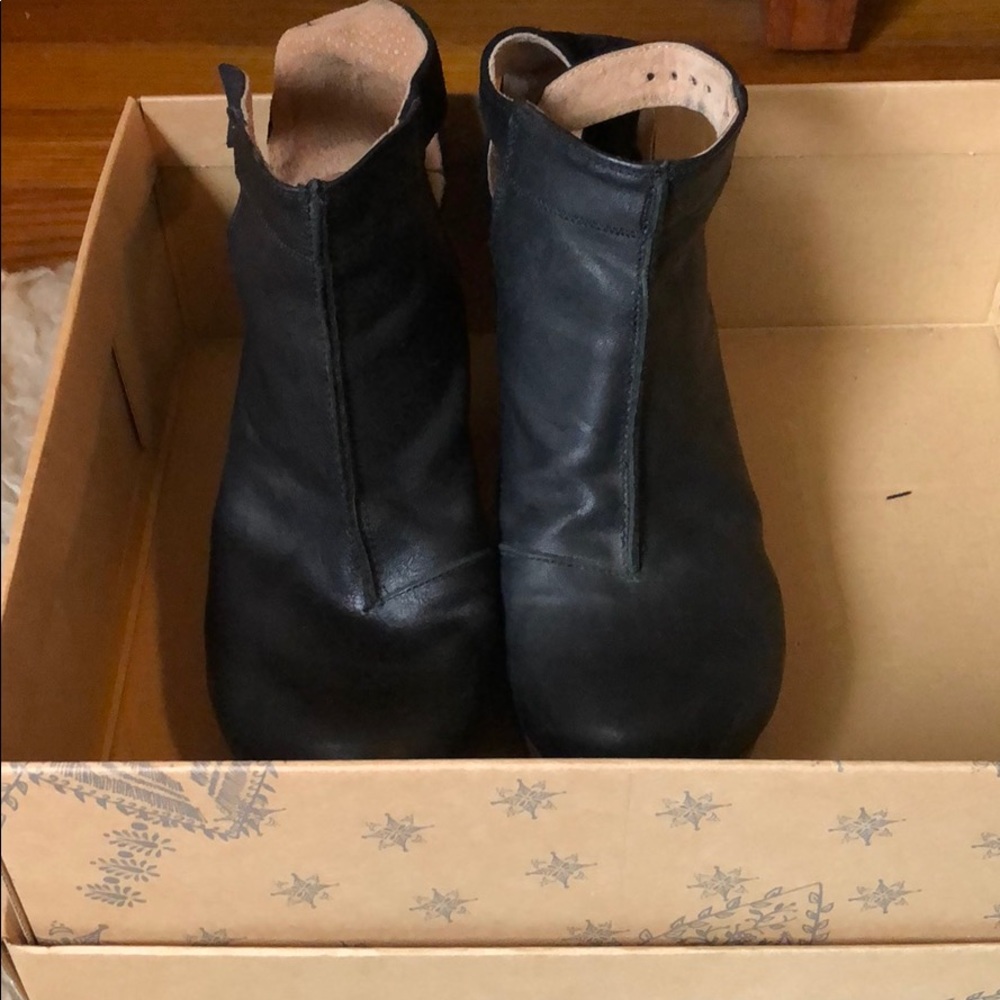 Free people clog